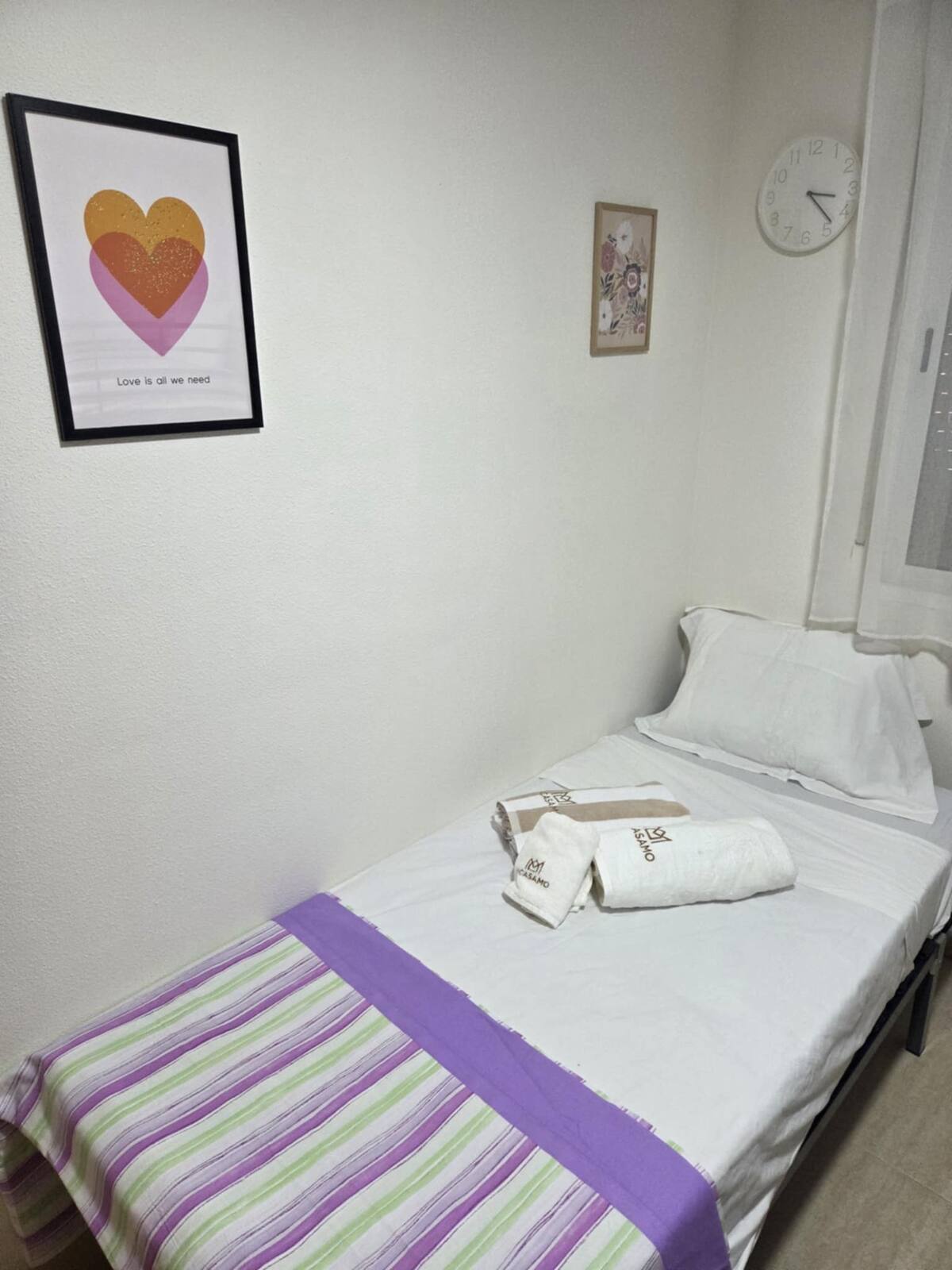 Dormitorio con dos camas